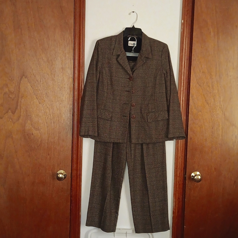 Womens Business Suit
